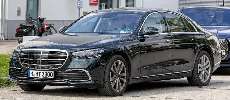 Седан бизнес-класса Mercedes-Benz S-Class